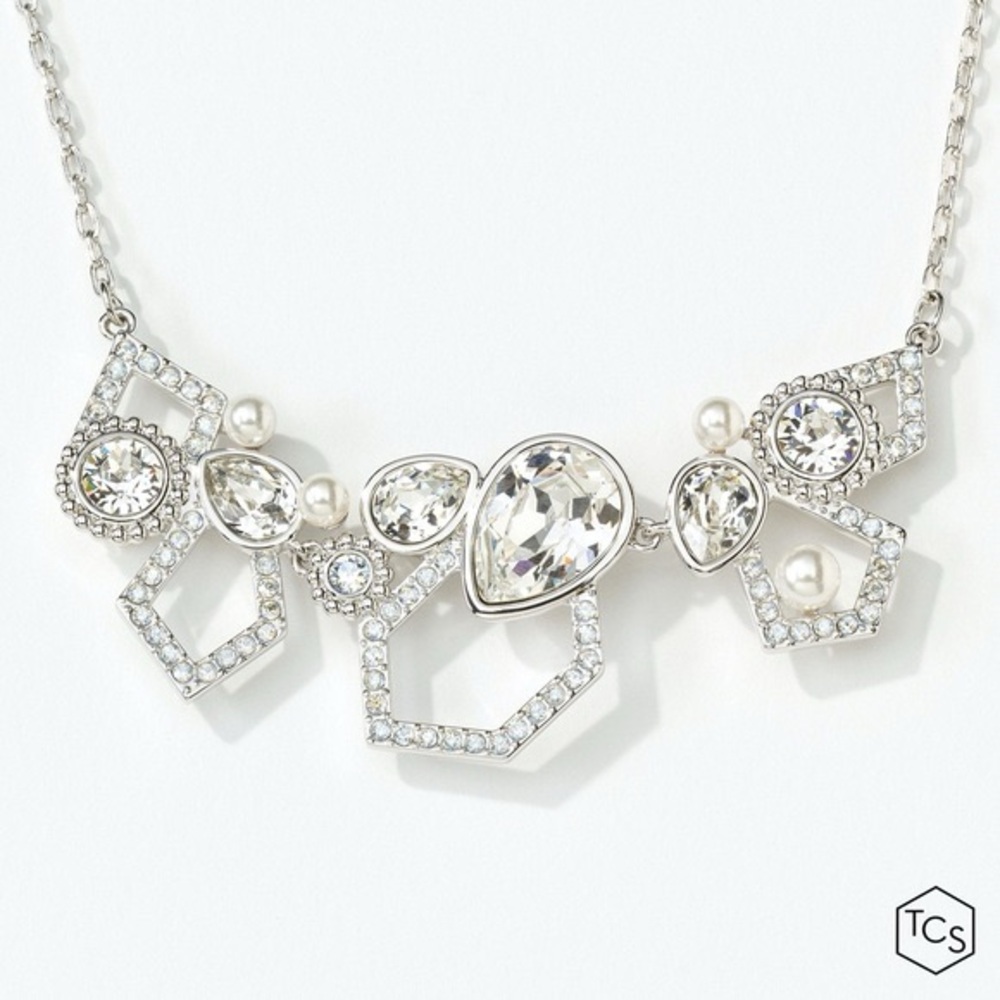 Elegant Silver Necklace with Crystal and pearl Accents